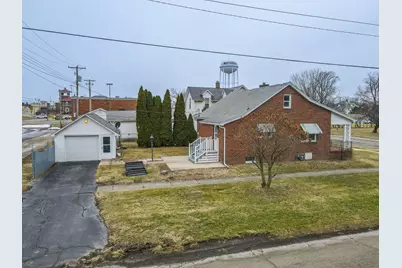 335 E Oak Street, Watseka, IL 60970 - Photo 27