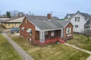 335 E Oak St, Watseka, IL 60970 - Photo 3