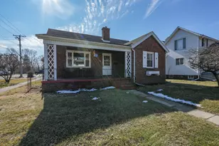 335 E Oak St, Watseka, IL 60970 - Photo 5