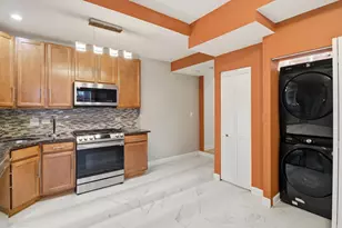 3808 W Belle Plaine Ave, Chicago, IL 60618 - Photo 9