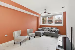 3808 W Belle Plaine Ave, Chicago, IL 60618 - Photo 5