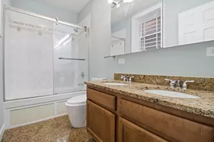 3808 W Belle Plaine Ave, Chicago, IL 60618 - Photo 13