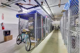 230 W Division St, Chicago, IL 60610 - Photo 21