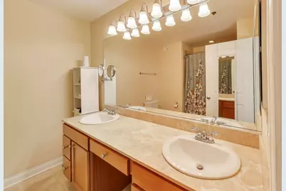 230 W Division Street #1405, Chicago, IL 60610 - Photo 15