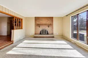 26W548 Prairie Ave, Winfield, IL 60190 - Photo 5