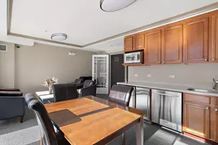 425 Benjamin Dr, Vernon Hills, IL 60061 - Photo 19