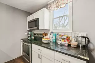 1618 Round Lake Dr, Round Lake Beach, IL 60073 - Photo 9