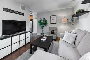 3406 N Bell Ave, Chicago, IL 60618 - Photo 7