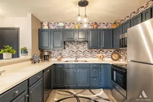 801 N McLean Blvd, Elgin, IL 60123 - Photo 11