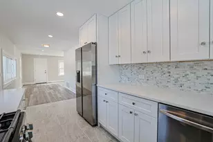 3011 Michael St, Wonder Lake, IL 60097 - Photo 9