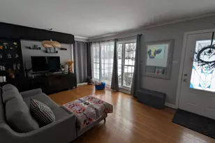 608 N Joyce St, Lombard, IL 60148 - Photo 3