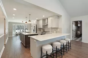 2348 Ash Ln, Northbrook, IL 60062 - Photo 5