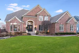 2363 Fawn Lake Cir, Naperville, IL 60564 - Photo 3