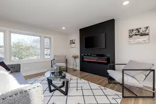 9132 Lincolnwood Dr, Evanston, IL 60203 - Photo 9