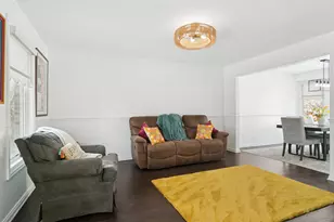 1318 Gail Dr, Buffalo Grove, IL 60089 - Photo 3