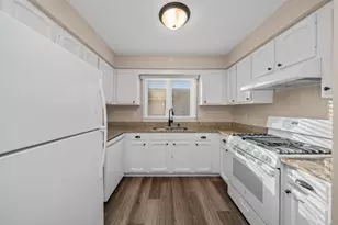 143 Tammy Ln, Lake Holiday, IL 60552 - Photo 9