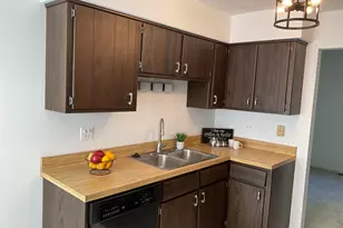 1129 Rhodes Ct, Wheaton, IL 60189 - Photo 3