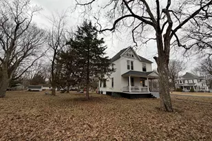 295 N Pritchett St, Niantic, IL 62551 - Photo 3