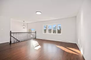 521 Pawnee Dr, Lake in the Hills, IL 60156 - Photo 9