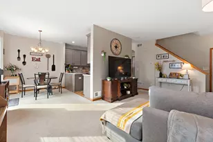 25029 Clare Cir, Manhattan, IL 60442 - Photo 5