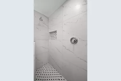 423 Funston Avenue #2F, Highwood, IL 60040 - Photo 9