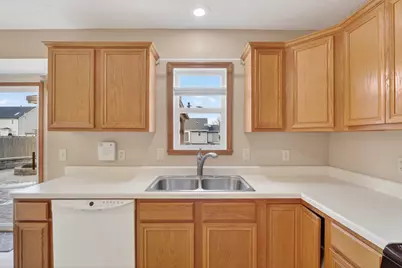 2018 Lafayette Drive, Belvidere, IL 61008 - Photo 9