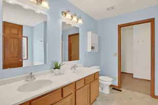 2018 Lafayette Dr, Belvidere, IL 61008 - Photo 13