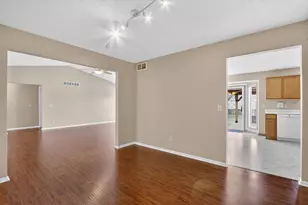 2018 Lafayette Dr, Belvidere, IL 61008 - Photo 7