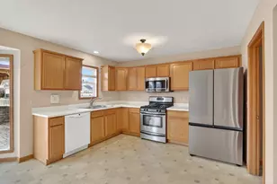 2018 Lafayette Dr, Belvidere, IL 61008 - Photo 5