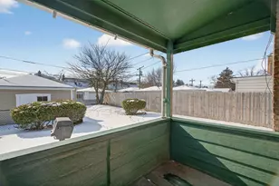 27 164th Pl, Calumet City, IL 60409 - Photo 15