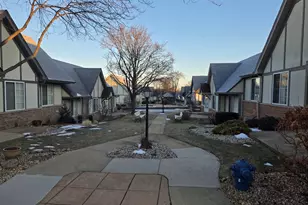 1684 Willow Cir Dr, Crest Hill, IL 60403 - Photo 5