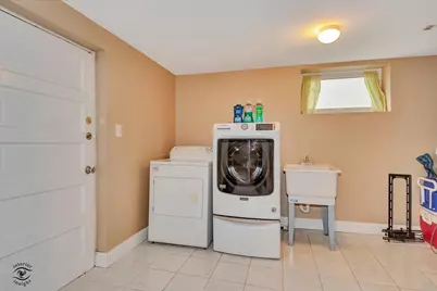 9521 S Sawyer Avenue, Evergreen Park, IL 60805 - Photo 21