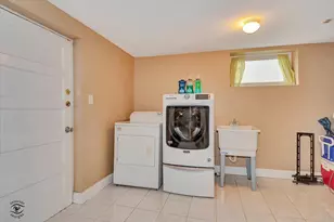 9521 S Sawyer Ave, Evergreen Park, IL 60805 - Photo 21