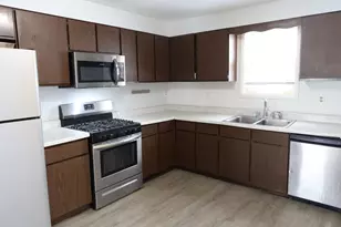 312 N Center Ave, Bradley, IL 60915 - Photo 7