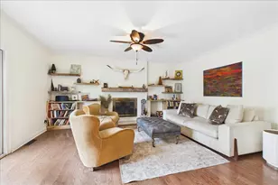 923 Mayfair Dr, Libertyville, IL 60048 - Photo 17