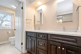 2S753 Ave Orleans Ave, Oak Brook, IL 60523 - Photo 11