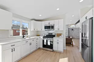 411 S 1st St, Elburn, IL 60119 - Photo 9