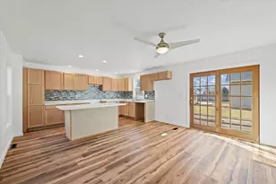 325 N Market St, Hoopeston, IL 60942 - Photo 7