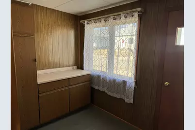 618 10th Street, Peru, IL 61354 - Photo 3