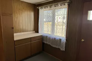 618 10th St, Peru, IL 61354 - Photo 3