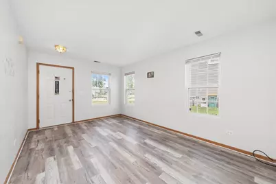 923 E Savannah Drive, Romeoville, IL 60446 - Photo 7