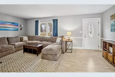 988 Cooper Court, Elk Grove Village, IL 60007 - Photo 7