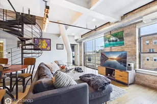 2221 N Lister Ave, Chicago, IL 60614 - Photo 3