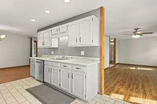 4361 Pfister Ln, Roscoe, IL 61073 - Photo 11