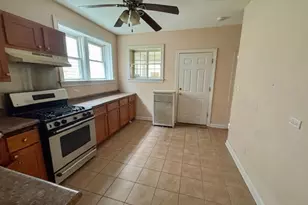 913 N Kedvale Ave, Chicago, IL 60651 - Photo 9