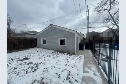 913 N Kedvale Avenue, Chicago, IL 60651 - Photo 3