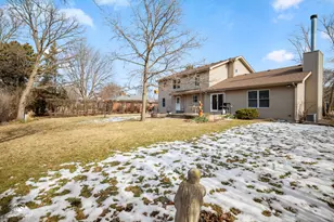 735 Meadowwood Dr, Joliet, IL 60431 - Photo 39