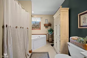 735 Meadowwood Dr, Joliet, IL 60431 - Photo 31