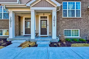 30W024 Brayman Ct, Warrenville, IL 60563 - Photo 3