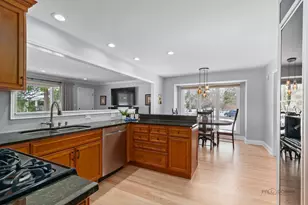 5 Whitby Cir, Lincolnshire, IL 60069 - Photo 9